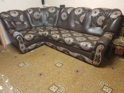 Продаю угловой диван